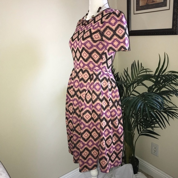 LuLaRoe Amelia Aztec Print Short Sleeve Knit Women’s Dress M Pink Brown - Picture 4 of 5